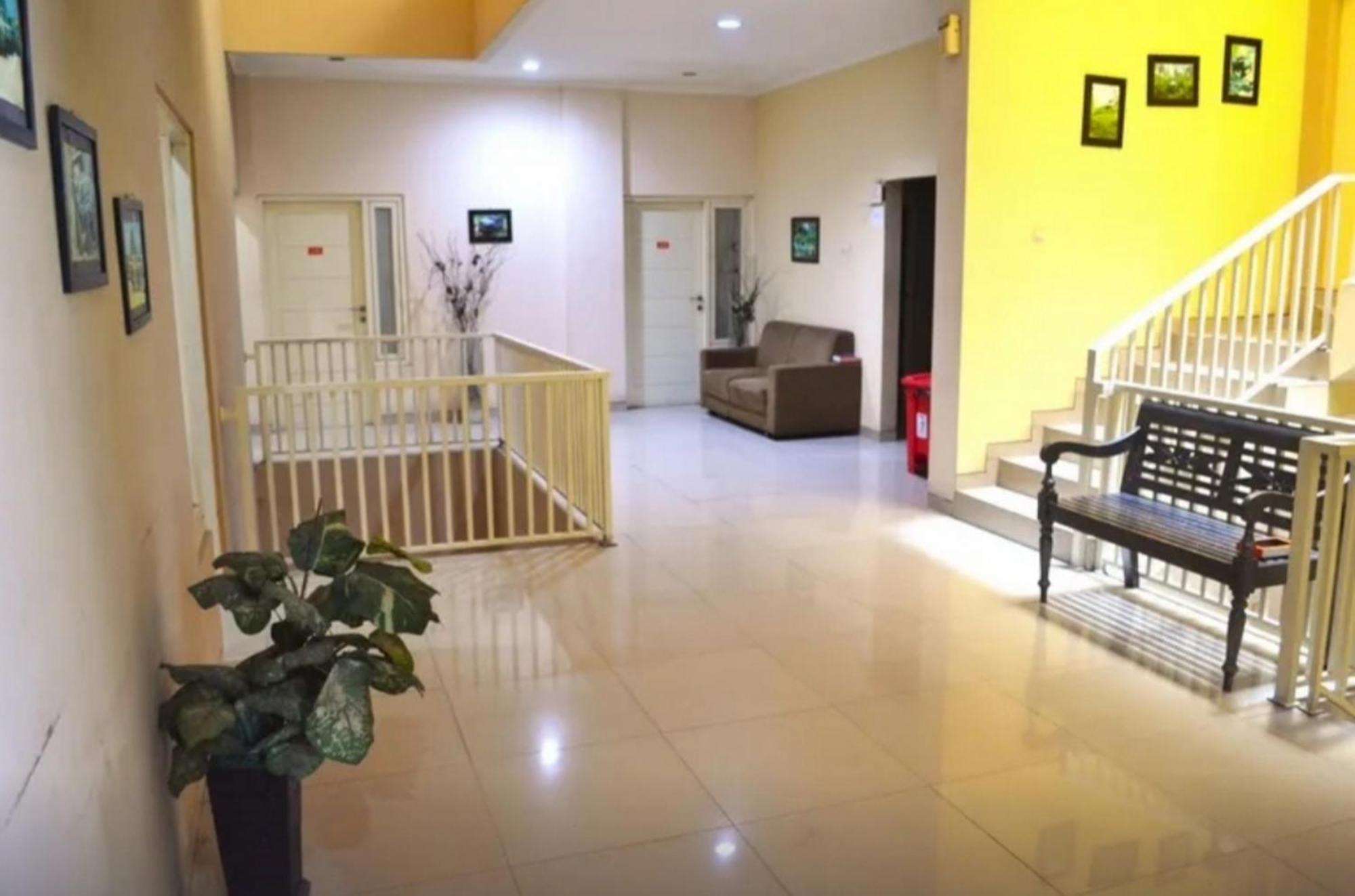 Reddoorz Near Plaza Araya Malang Hotel Blimbing  Exterior foto